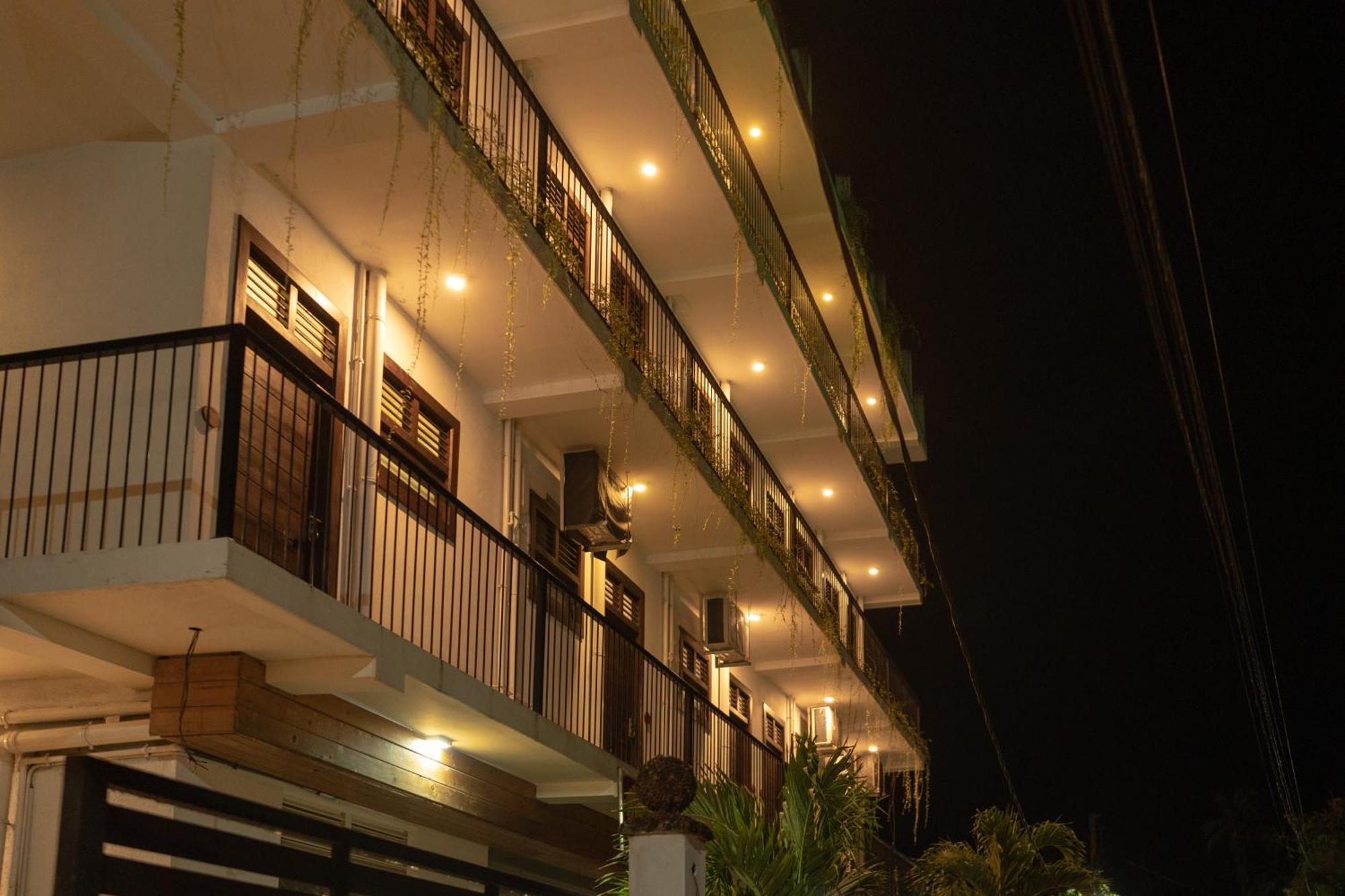 Traveller'S Hotel هيكادوفا المظهر الخارجي الصورة