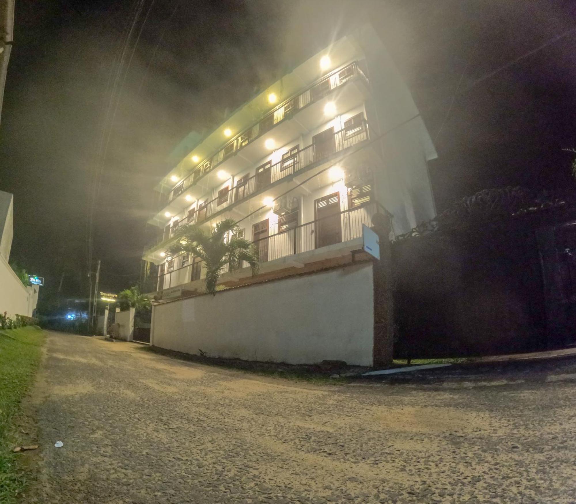 Traveller'S Hotel هيكادوفا المظهر الخارجي الصورة
