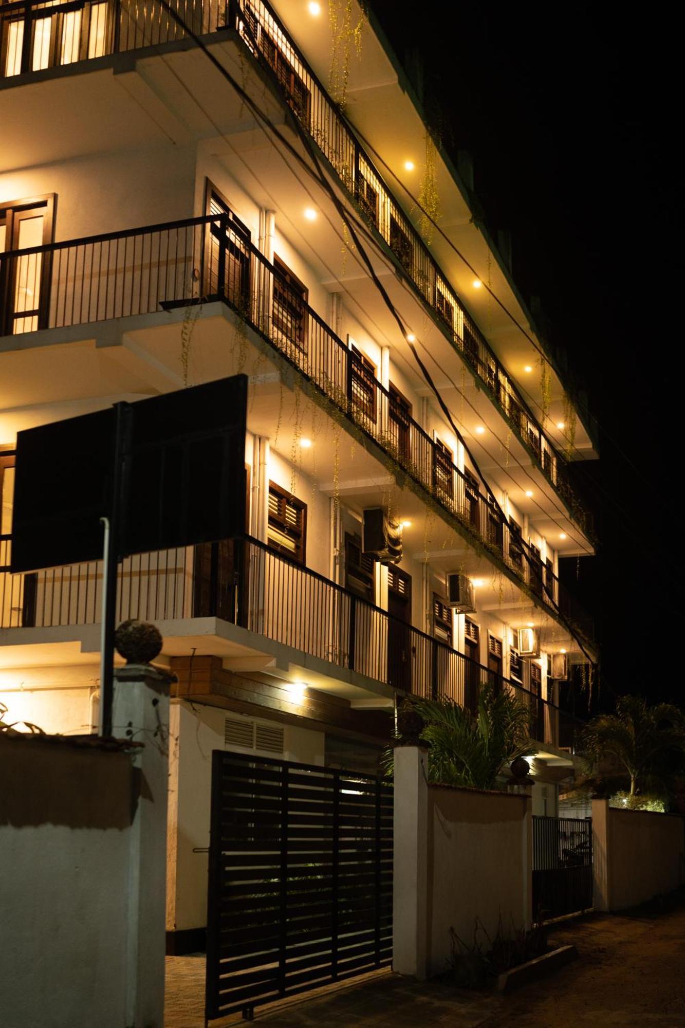 Traveller'S Hotel هيكادوفا المظهر الخارجي الصورة